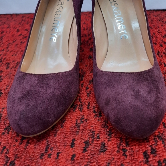 Castamere Red Burgandy Women's Block Heel Pump Slip on Shoes Faux Suede Size 9.5 - Picture 9 of 15